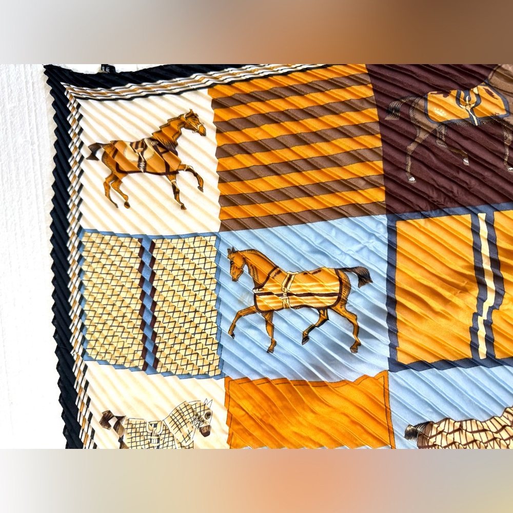 Elegant Horse Print Scarf Versatile Classic Bright Accent Hair Accessory